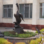 Памятник гусю в Курске
